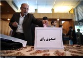 کمبود تعرفه‌ رای در بسیاری از مناطق خراسان‌‌رضوی گزارش شده/ وصول اخبار مبنی بر "عدم ارائه تعرفه" در مشهد/ بیشتر مناطق حاشیه شهر مشهد بیش از 3 ساعت تعرفه نداشتند