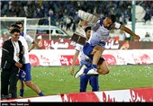 جشن قهرمانی تیم فوتبال استقلال در ورزشگاه آزادی تهران