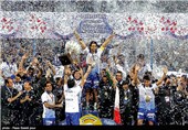 جشن قهرمانی تیم فوتبال استقلال در ورزشگاه آزادی تهران