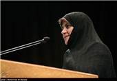 زنان با حضور در میدان، جامعه را برای هر کارزاری آماده می‌کنند
