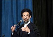 خطیب جمعة طهران: وحدة الشعب، وتنسیق المیدان والدبلوماسیة والخدمة، هو سر اقتدار الإیرانیین