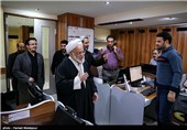 بازدید حجت الاسلام مصباحی مقدم رئیس کمیسیون برنامه و بودجه مجلس شورای اسلامی از تحریریه خبرگزاری تسنیم