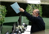محجوب از رای‌گیری سوالش از وزیر بهداشت انصراف داد