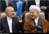 آیت‌الله اکبر هاشمی رفسنجانی رئیس مجمع تشخیص مصلحت نظام و  عبدالله جاسبی رئیس اسبق دانشگاه آزاد اسلامی