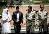 حضور امیر سرتیپ کیومرث حیدری جانشین فرمانده نیروی زمینی ارتش در مراسم جشن ازدواج سربازی 800 سرباز