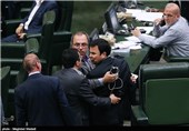 جلسه استیضاح وزیر علوم / مجلس به وزیر علوم رأی عدم اعتماد داد