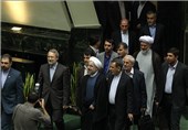 نشست مشترک دولت و مجلس درباره "افزایش حقوق‌ها"