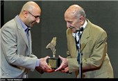 مرحوم مرتضی احمدی هنرمند پیشکسوت سینما، تئاتر، تلویزیون و رادیو در جشن بچه‌های دیروز