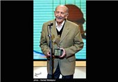 مرحوم مرتضی احمدی هنرمند پیشکسوت سینما، تئاتر، تلویزیون و رادیو در جشن بچه‌های دیروز