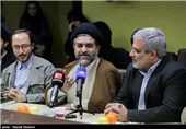  مجید قلی‌زاده مدیرعامل خبرگزاری تسنیم   حجت الاسلام و المسلمین جلالی و سپهر خلجی مدیر روابط عمومی دفتر مقام معظم رهبری در مراسم رونمایی کتاب مسیح در شب قدر در خبرگزاری تسنیم  
