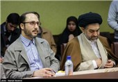 حجت الاسلام و المسلمین جلالی و سپهر خلجی مدیر روابط عمومی دفتر مقام معظم رهبری در مراسم رونمایی کتاب مسیح در شب قدر در خبرگزاری تسنیم  