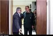 سردار یعقوب سلیمانی مسئول سازمان اردویی راهیان نور و گردشگری بسیج مستضعفین و مجید قلی زاده مدیر عامل خبرگزاری تسنیم 