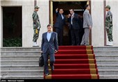 آخوندی وزیر راه و شهرسازی در مراسم بدرقه رسمی رئیس جمهور در سفر به شانگهای چین