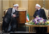 حجت الاسلام محمدی گلپايگانی رئيس دفتر مقام معظم رهبری در بدرقه رسمی رئیس جمهور در سفر به شانگهای چین