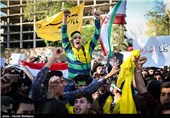 تجمع دانشجویان مقابل سفارت عربستان در اعتراض به جنایات آل سعود