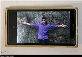 امکان تهیه و اتصال دست مصنوعی که علی بتواند امور حداقلی خود را انجام دهد وجود دارد ، اما خرید و اتصال این دستها برای علی و پدرش که کارگری ساده است به هیچ وجه امکان پذیر نیست . گذشت زمان ممکن است امکان اتصال دست مصنوعی را به شبکه عصبی بدن علی از بین ببرد .