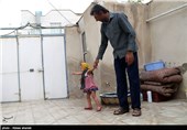 ملیکا دختر 2ساله ایست که  از بدو تولد مبتلا به بیماری ایکتیوز می باشد.ملیکا جزو 8نفری است که درکشور مبتلا به این بیماری نادر است.ایکتیوز جزو بیماریهایی است که درمان آن هزینه بالایی دارد. چند وقتی است که پدر ملیکا با توجه به مشکلات مالی توان خرید دارو را ندارد. او تا به حال حدود 80 میلیون تومان برای درمان دخترش هزینه کرده است