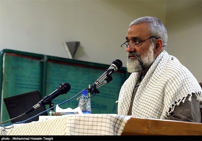 بسیج از وحدت در مقابل اختلاف و از ایمان در مقابل نفوذ حراست می‌کند