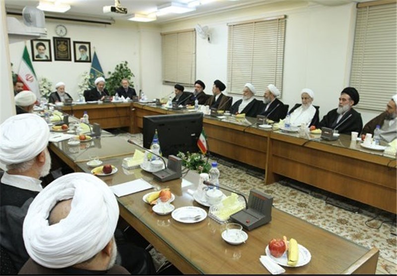 لاریجانی "برجام" را برای اعضای جامعه مدرسین قم تشریح کرد