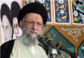 آیت‌الله نورمفیدی: منطق "دنبال قدرت نظامی نباشیم" سبب شکست کشور می‌شود