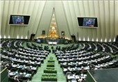 جلسة مغلقة للبرلمان الإیرانی بحضور اللواء موسوی وعراقجی
