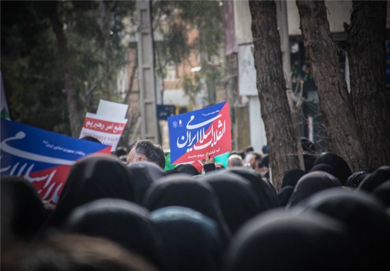 با مخاطبان