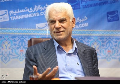 گفتگو| بهمنی: مشکلات اقتصادی حل‌ناشدنی نیست/ نقدینگی باید سمت تولید برود