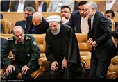 علی‌اکبر صالحی رئیس سازمان انرژی اتمی، حجت‌الاسلام حسن روحانی رئیس جمهور و سردار حسین دهقان وزیر دفاع در دهمین سالگرد روز ملی فناوری هسته‌ای