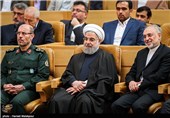 علی‌اکبر صالحی رئیس سازمان انرژی اتمی، حجت‌الاسلام حسن روحانی رئیس جمهور و سردار حسین دهقان وزیر دفاع در دهمین سالگرد روز ملی فناوری هسته‌ای