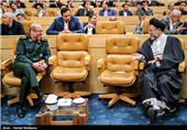 حجت‌الاسلام سیدمحمود علوی وزیر اطلاعات و سردار حسین دهقان وزیر دفاع در دهمین سالگرد روز ملی فناوری هسته‌ای