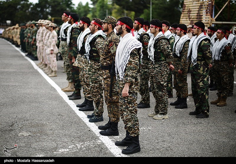 صبحگاه مشترک نیروهای نظامی و انتظامی در ایلام برگزار شد