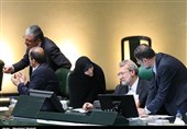 دفاع به سبک لاریجانی/ "دختر صفدرحسینی" وکیل مدافع پیدا کرد/ ادب وزیر زیر ذره‌بین