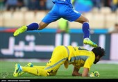 دیدار تیم های فوتبال استقلال تهران و ماشین سازی تبریز