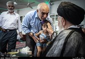 دیدار مردم با آیت الله علم الهدی