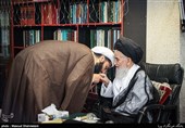 دیدار مردم با آیت الله علم الهدی