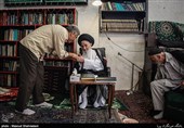 دیدار مردم با آیت الله علم الهدی
