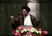 بازدید پر حاشیه وزیر اطلاعات از نمایشگاه مطبوعات