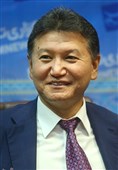 کرسان ایلیومژینوف رئیس فدراسوین جهانی شطرنج