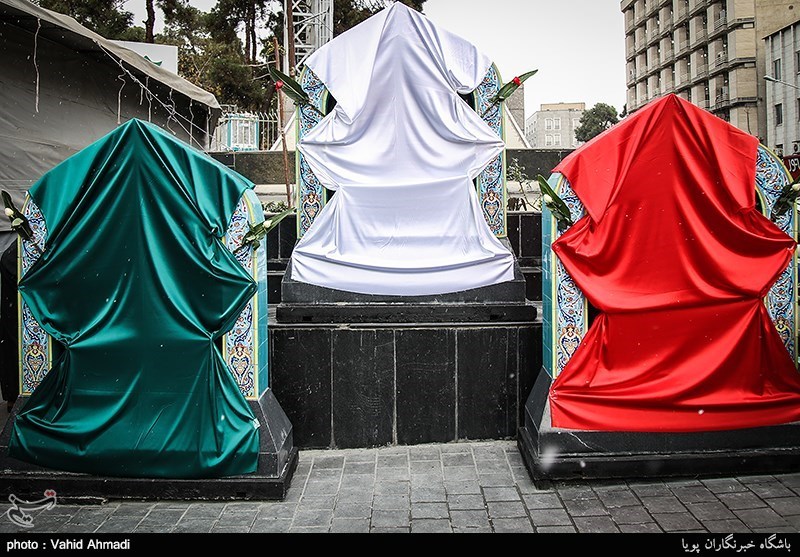 رونمایی از تمثال شهدای دانشجوی پیرو خط امام