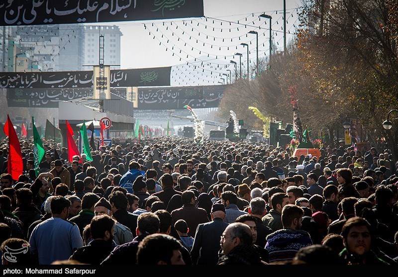 بارگاه منور رضوی و مشهدالرضا(ع) یکدست سیاه‌پوش است