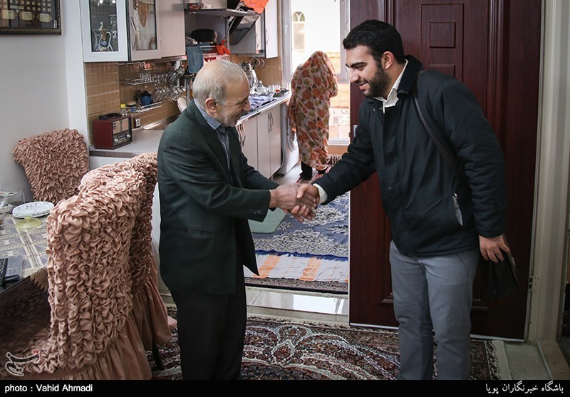 دیدار جامعه قرآنی با خانواده شهید الوندی