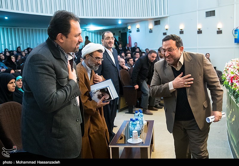 رونمایی از کتاب منظومه فکری امام خمینی(ره)