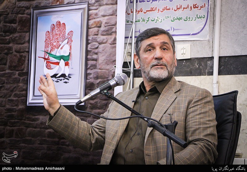 صفارهرندی در مراسم 9 دی کرمان سخنرانی می‌کند