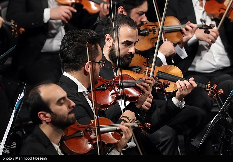 رونمایی از پوئم سمفونی سرزمین دلاوران