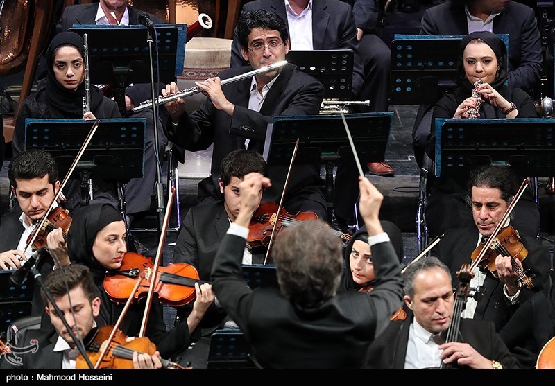 رونمایی از پوئم سمفونی سرزمین دلاوران