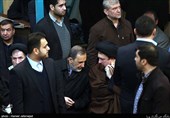 حجت الاسلام و المسلمین سیدحسن خمینی و علیاکبر ولایتی در مراسم وداع با پیکر آیت‌الله هاشمی رفسنجانی در حسینیه جماران