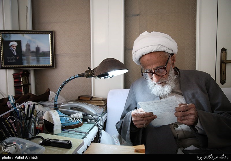گفتگو با آیت الله محمدعلی فیض گیلانی عضو ارشد جامعه مدرسین