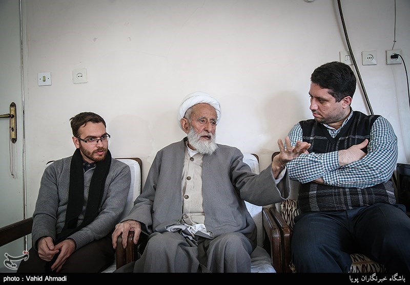 مرحوم «شریعتمداری» با شاه صمیمی بود/امام گفتند"خامنه‌ای را دارید"/نحوه جالب فاش شدن کاپیتولاسیون برای امام + کلیپ و تصاویر