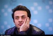 مصطفی زمانی بازیگر در نشست خبری فیلم یک روز بخصوص - سی و پنجمین جشنواره فیلم فجر