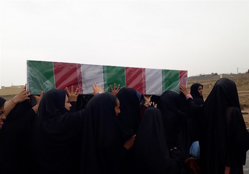 مادر شهید حسین اصلانی به فرزند شهیدش پیوست